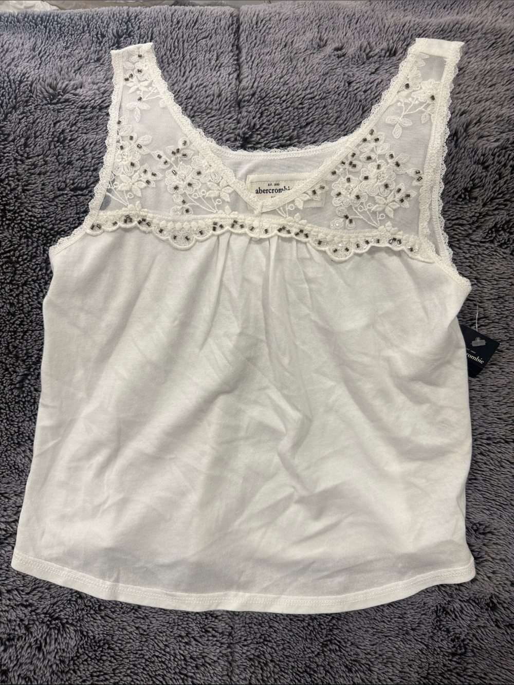 Abercrombie & Fitch White Lace Yoke Camisole Tank. Size M girls